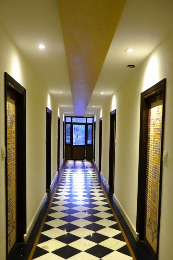 Hotel Kings Regency Drang Exterior foto