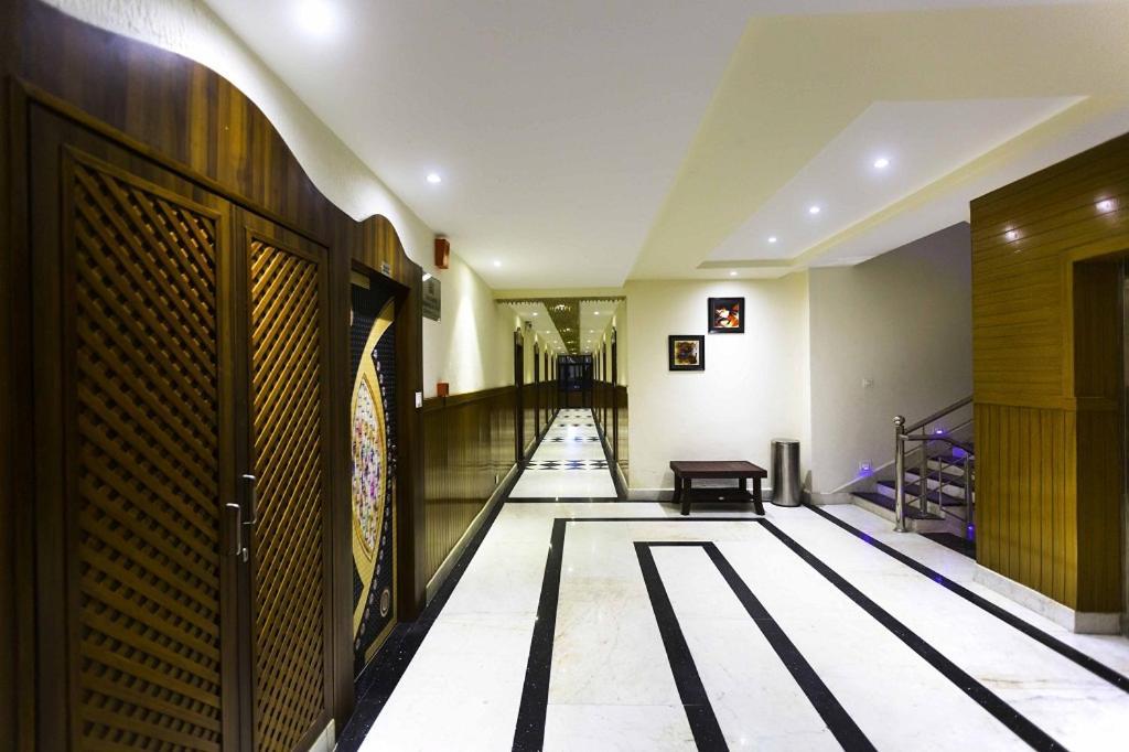 Hotel Kings Regency Drang Exterior foto