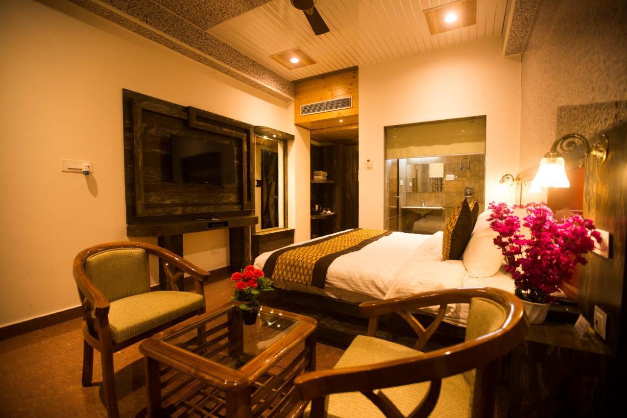 Hotel Kings Regency Drang Exterior foto